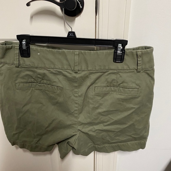 Women’s Loft shorts - Picture 5 of 7